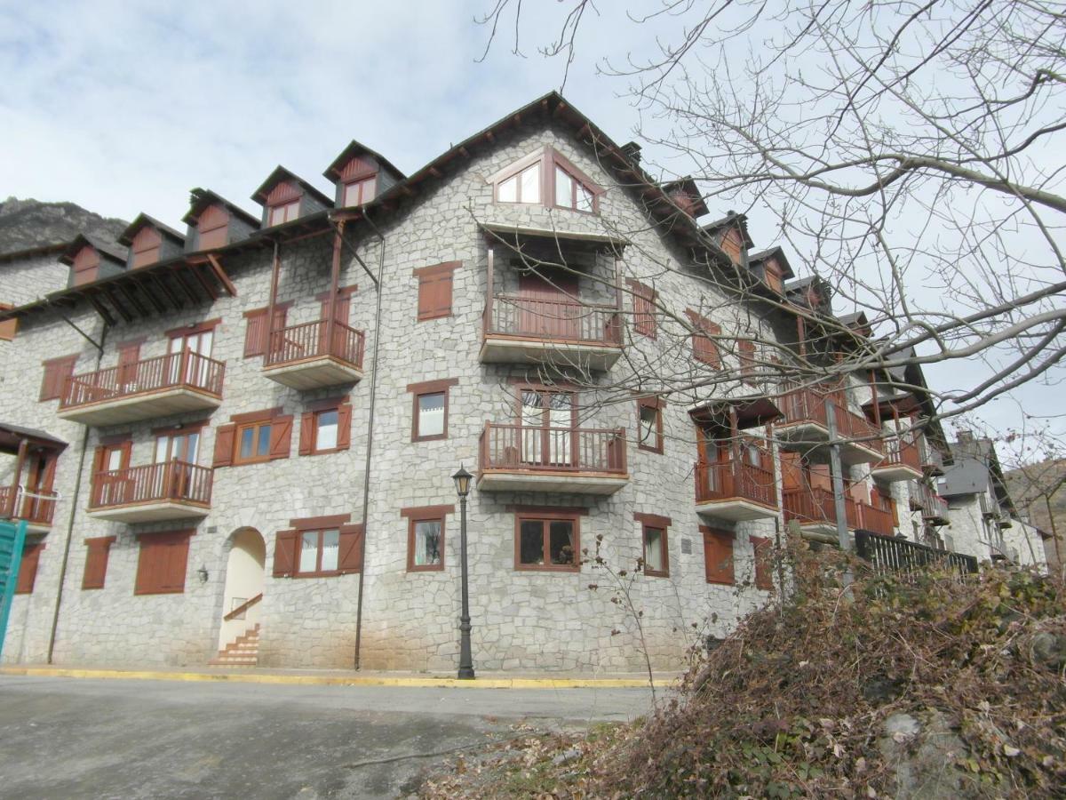 B18 - Edif Perramo - Villmor Apartment Benasque Bagian luar foto