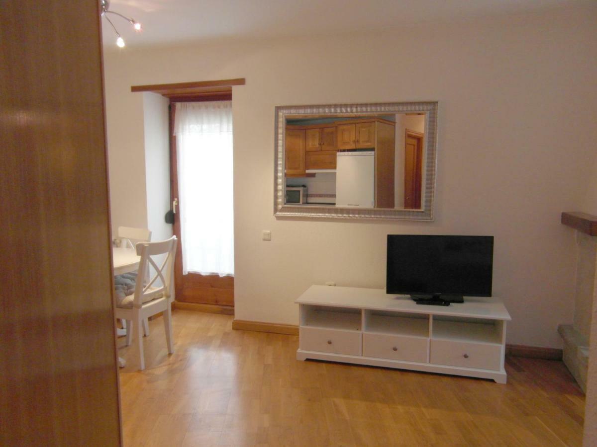 B18 - Edif Perramo - Villmor Apartment Benasque Bagian luar foto