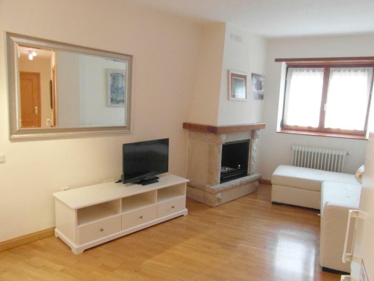 B18 - Edif Perramo - Villmor Apartment Benasque Bagian luar foto